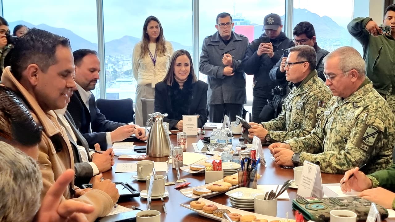 Se reúne titular del Poder Judicial con integrantes de la mesa de seguridad