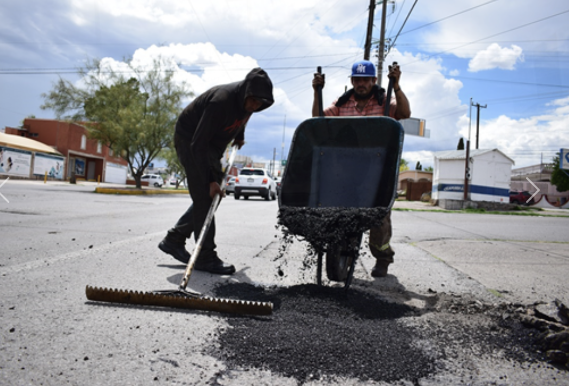 Inicia Municipio con bacheo en 6 colonias de Chihuahua