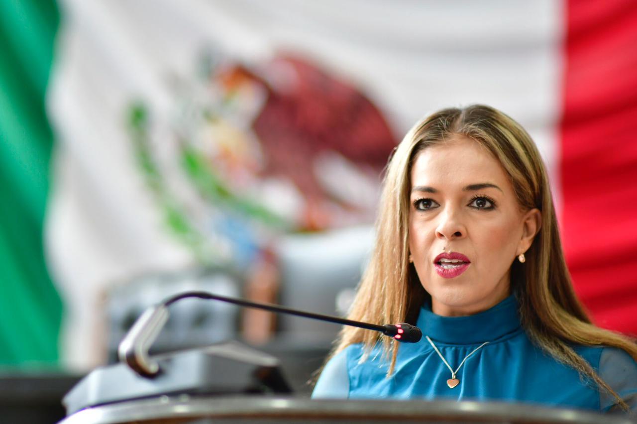 Respalda Xóchitl Contreras a Maru Campos por defender la educación en Chihuahua 