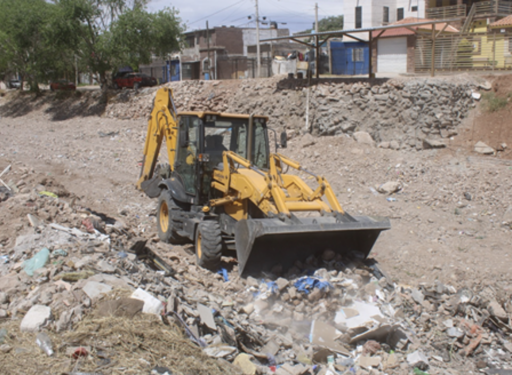 Limpian arroyos de Chihuahua capital 