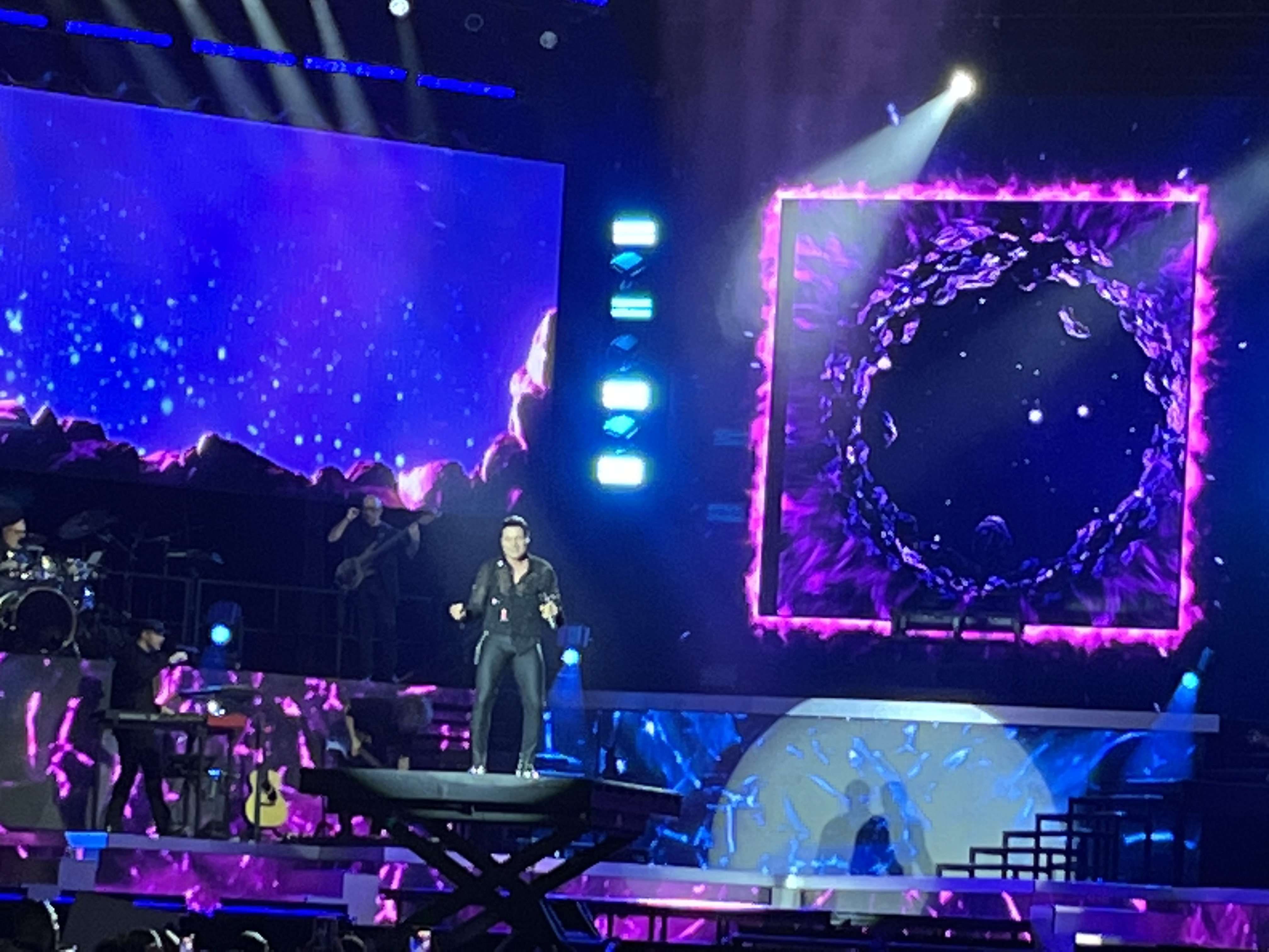 Baila Chayanne otra vez en Juárez.
