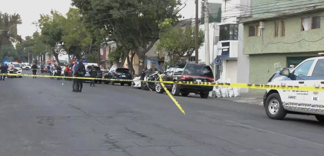 Balacera en Iztapalapa deja tres muertos y nueve heridos 