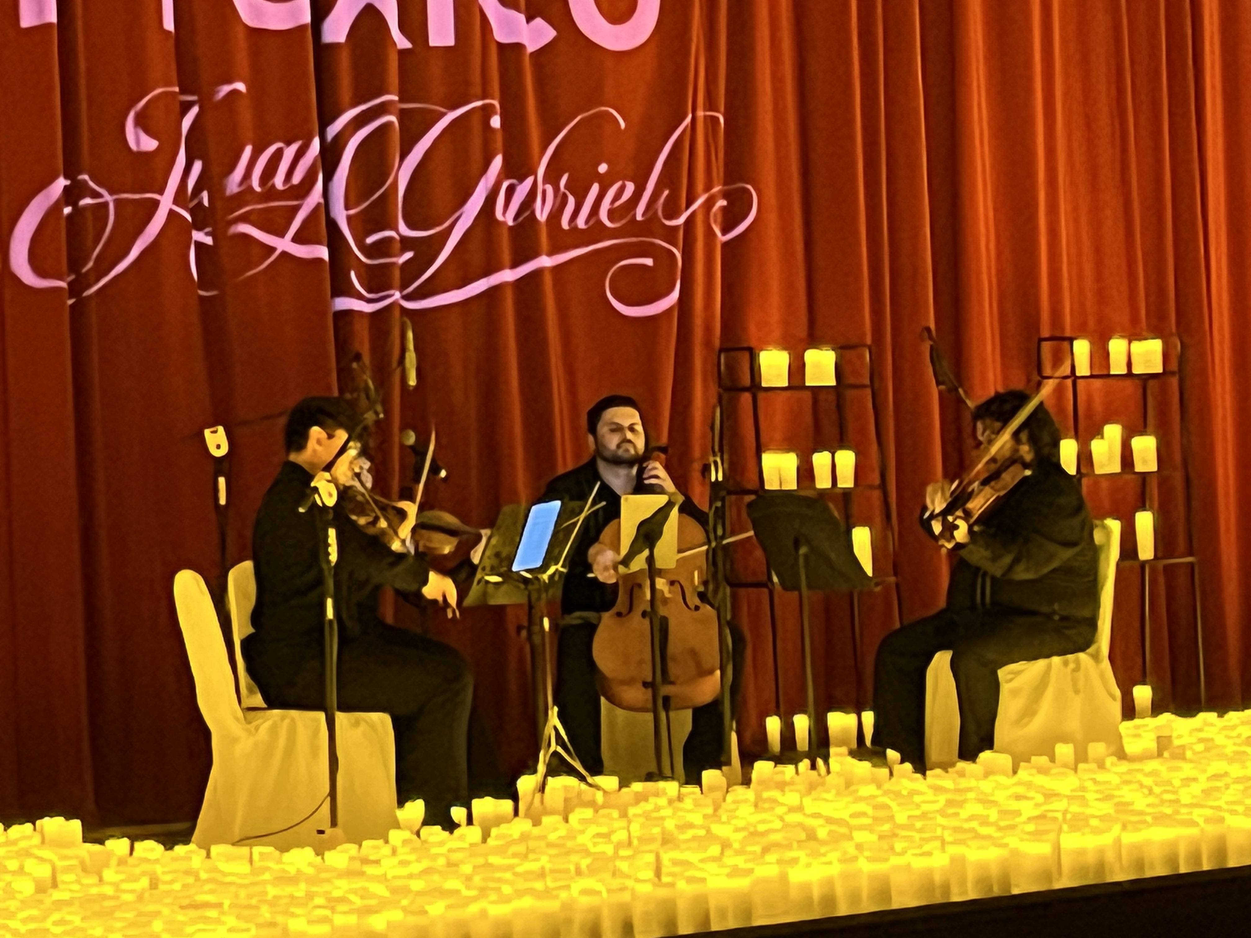 Se presenta Light Sessions México con tributo a Juan Gabriel