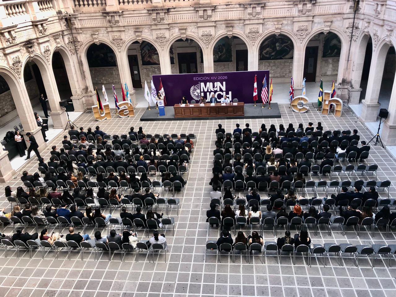 Jóvenes toman la tribuna global en Chihuahua