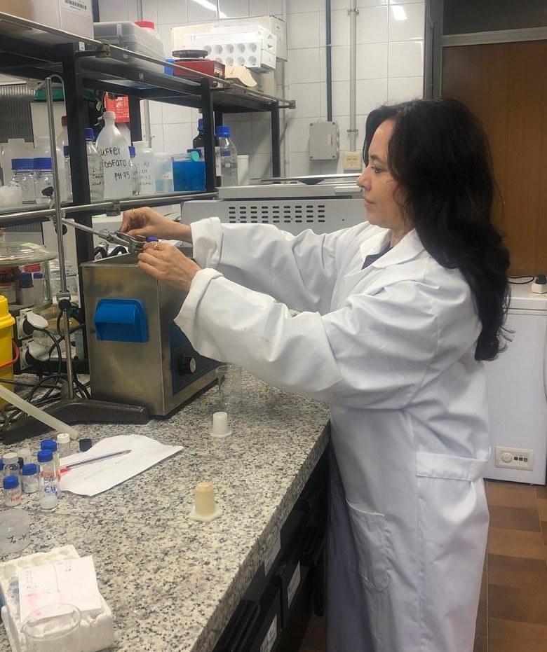 Investigadora de la UACH recibe máximo premio nacional en sanidad vegetal