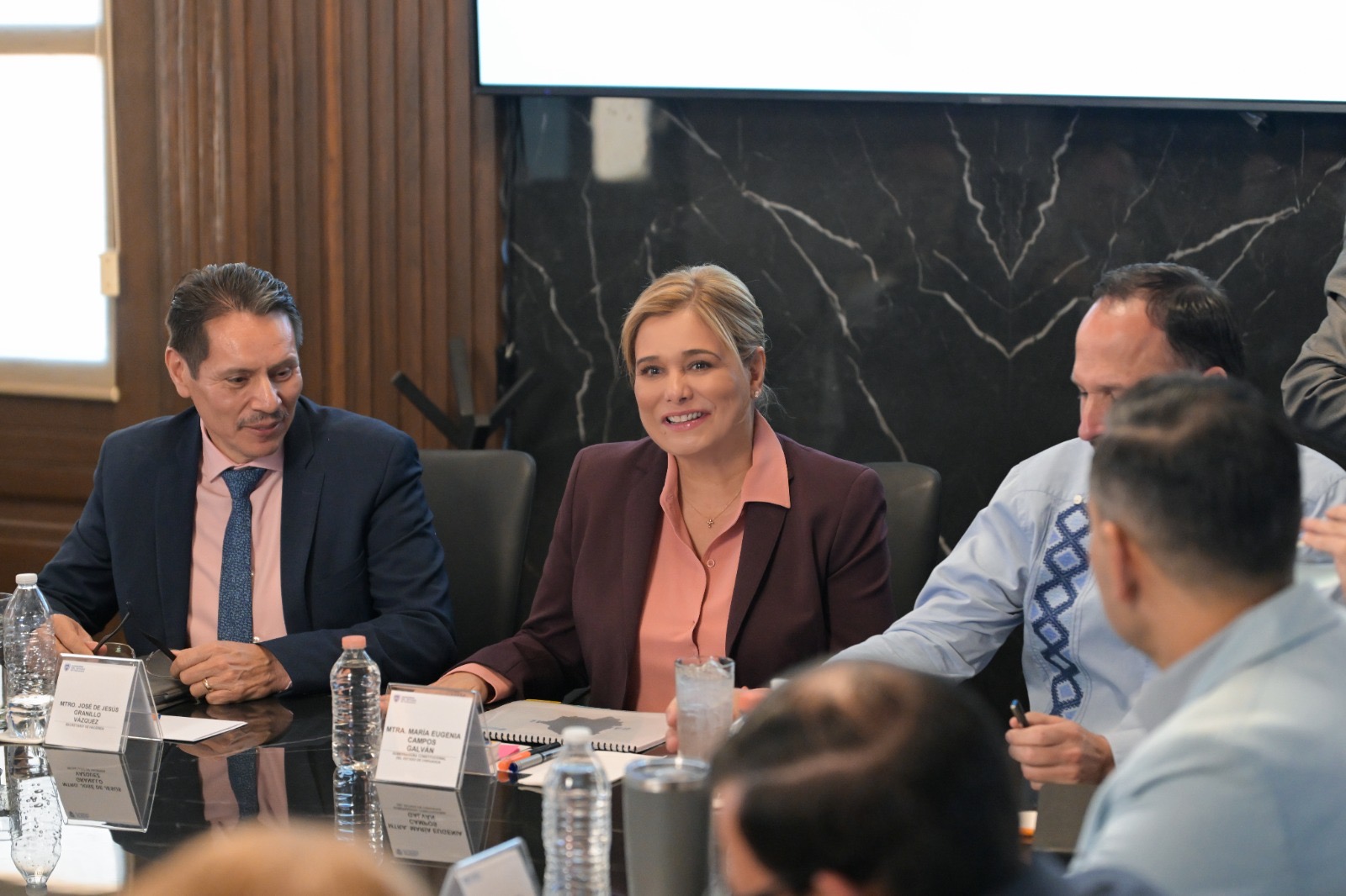 Se reúne gabinete estatal en Palacio 