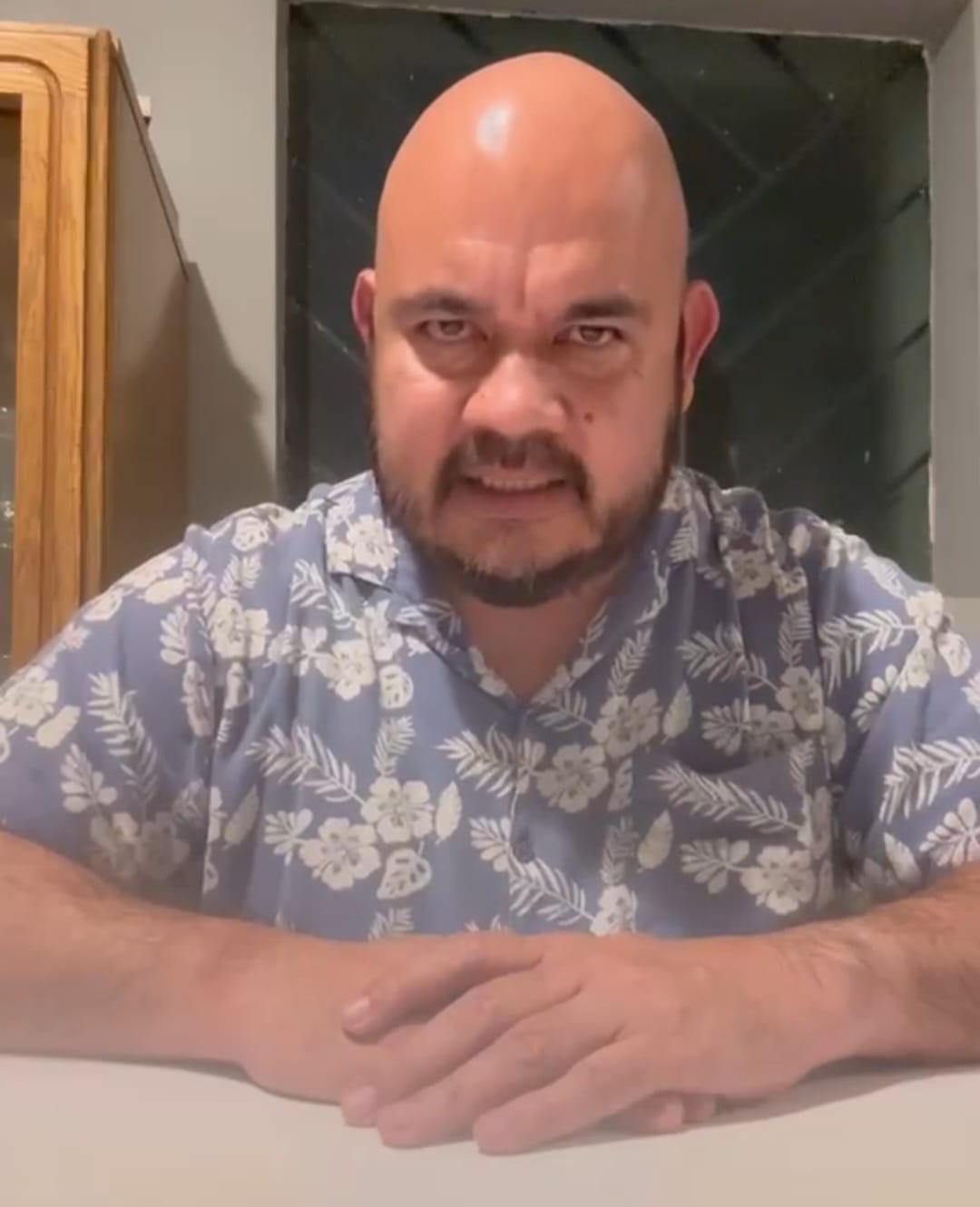 Denuncia periodista detención y presunto maltrato de policías municipales